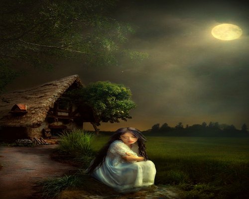 Pria dan wanita usia 40-an menikmati waktu santai di taman kota